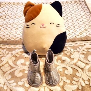 Sodorable silver sequin boots-NWOT